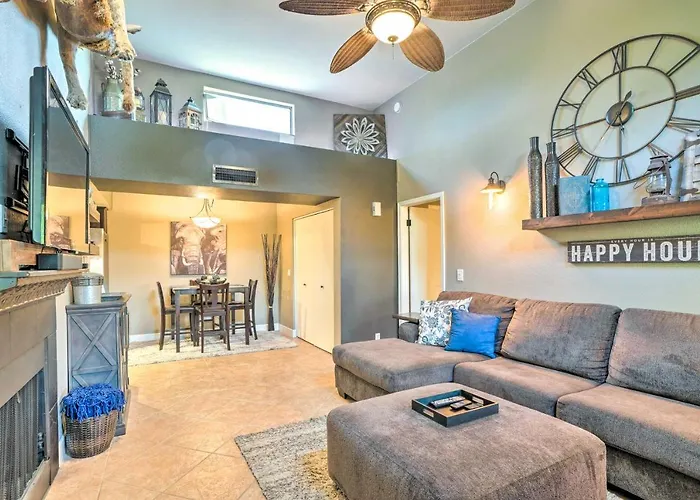 Holiday home Relax Poolside! Oasis, 2 Mi To Downtown