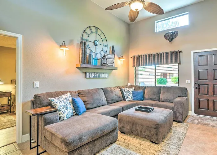 Relax Poolside! Oasis, 2 Mi To Downtown * Peoria