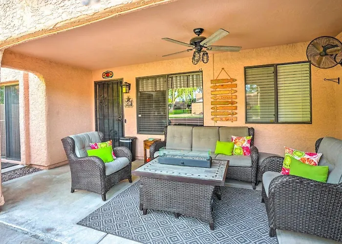 Holiday home Relax Poolside! Oasis, 2 Mi To Downtown *